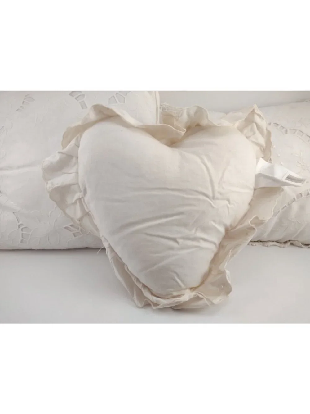 White Throw Pillows Set of 3 Heart Square Rectangle Couch Arm Chair Country